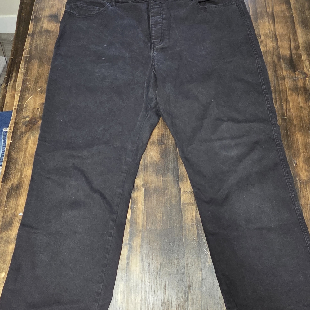 Women's Black Cropped Jeans